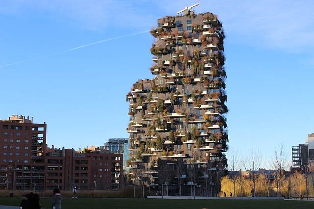 Casa in un grattacielo: dal Bosco Verticale a Torre EuroSky, quanto costa vivere ai piani alti