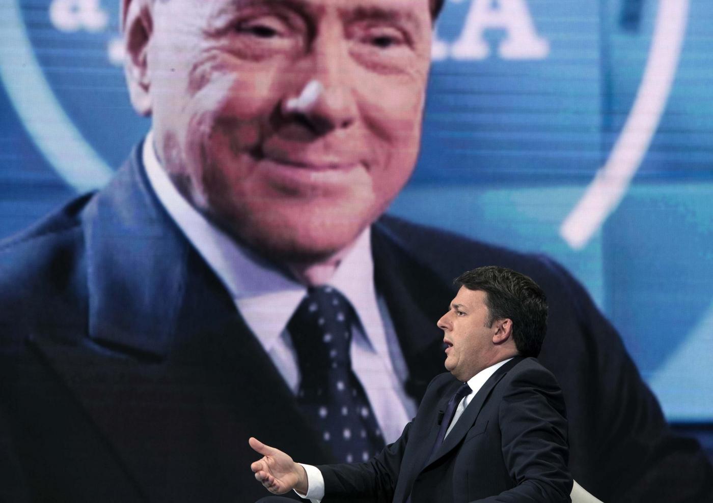 Berlusconi Araba Fenice si candida a elezioni europee. Governo M5S-Lega? ‘Caos totale e masochista’