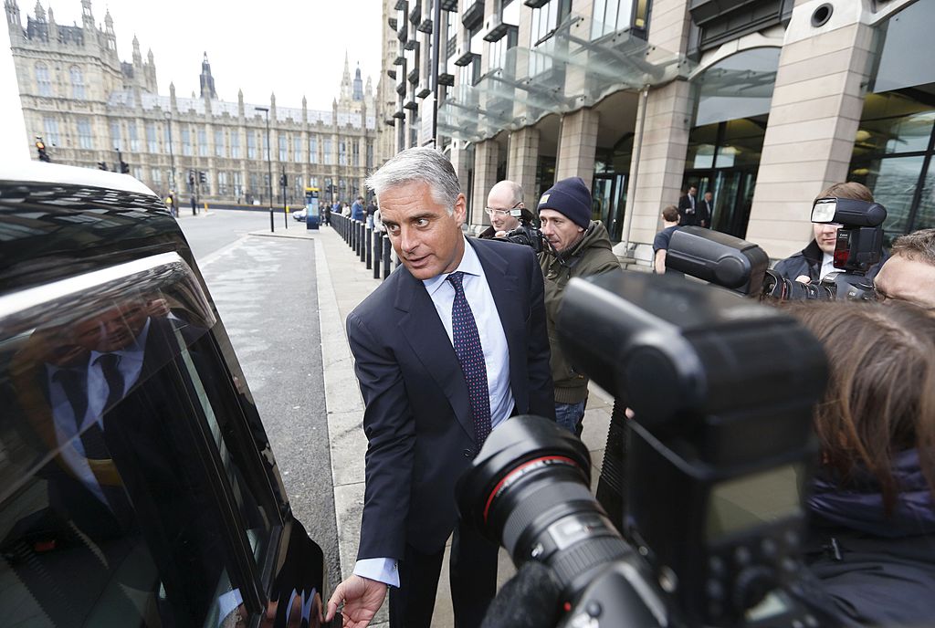 UniCredit e Intesa SanPaolo alle prese con grana Russia. Preview trimestrali e target sui titoli