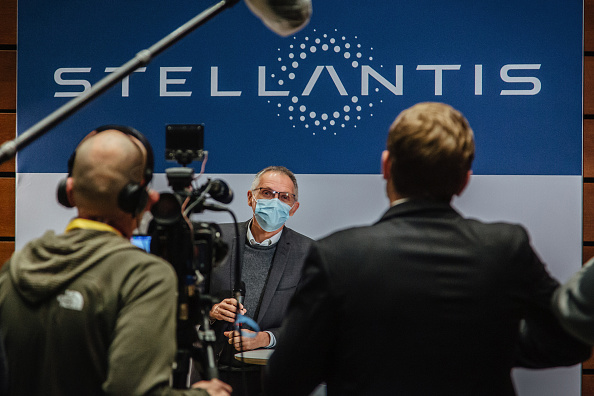 Stellantis batte attese su tutti i fronti, titolo vola dopo conti. Confermata la guidance