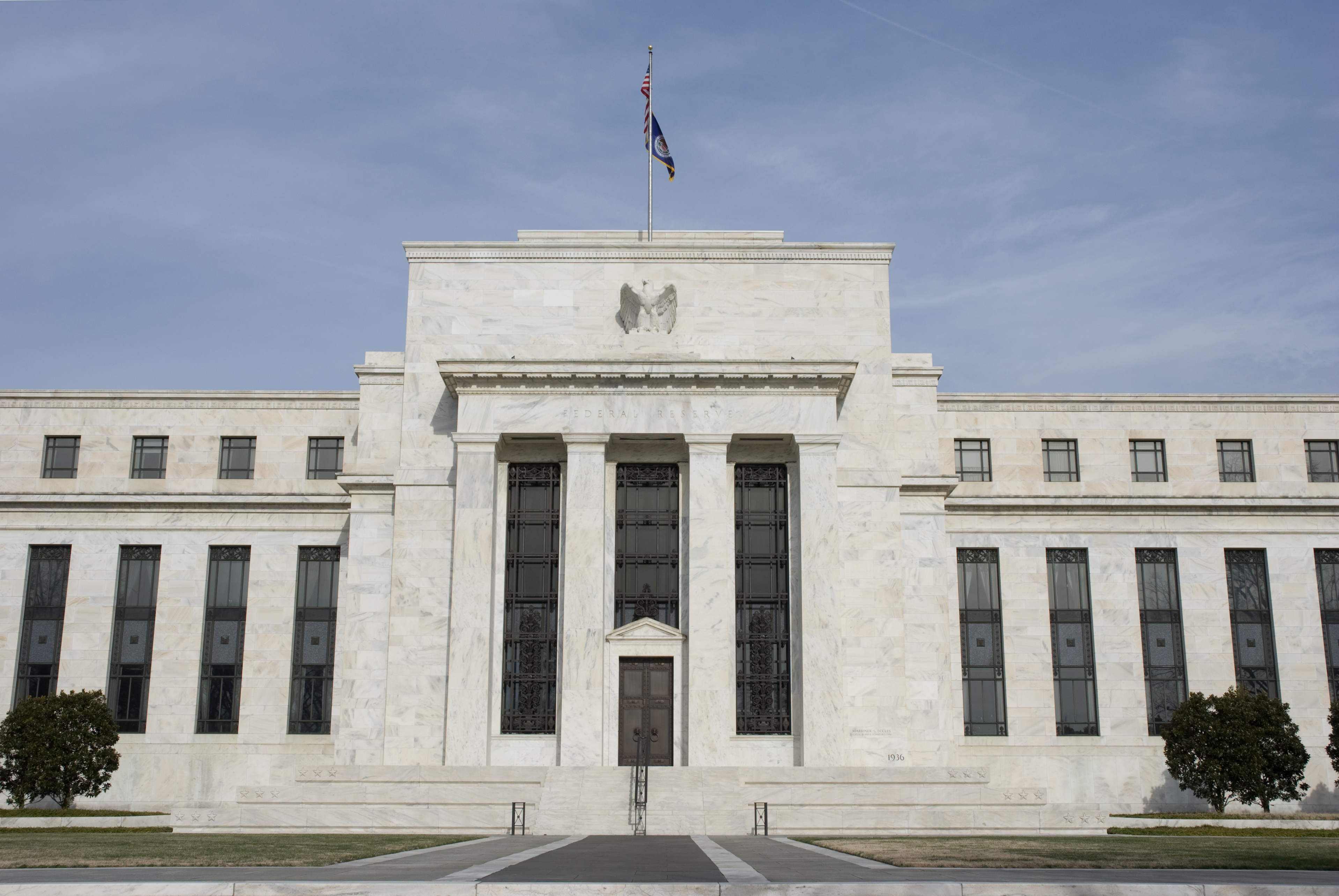 Inflazione e tassi: da Jackson Hole Fed e Bce gelano i mercati. Le strette monetarie aggressive non sono finite