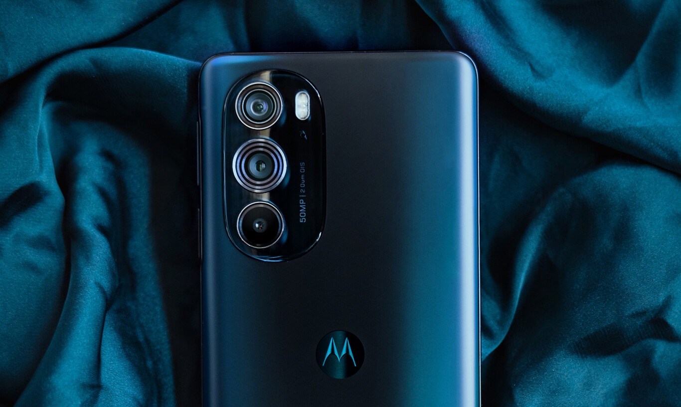 Motorola Edge 30 Pro, prezzo in picchiata: sconto incredibile di 250€ (-29%)