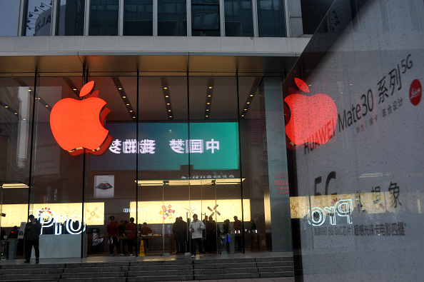 Apple tra tonfi in Borsa e scandalo manager. Il video su TikTok mette alla porta il vice presidente Blevins