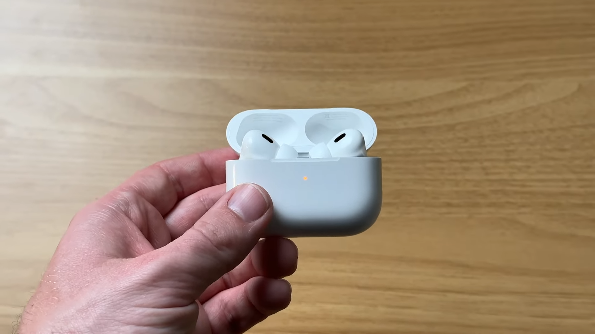 AirPods Pro 2 colpiti da un BUG: no, non devi sostituire urgentemente la batteria