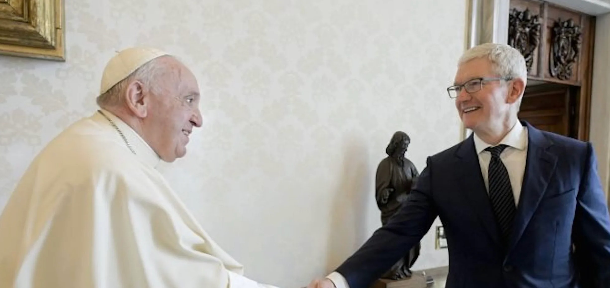 Tim Cook: il CEO di Apple tra Papa e forti dubbi sul metaverso