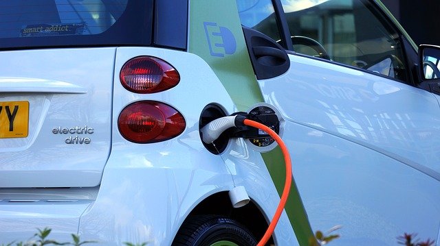 Ecobonus 2025: fino a 11.000 euro per chi acquista un’auto elettrica