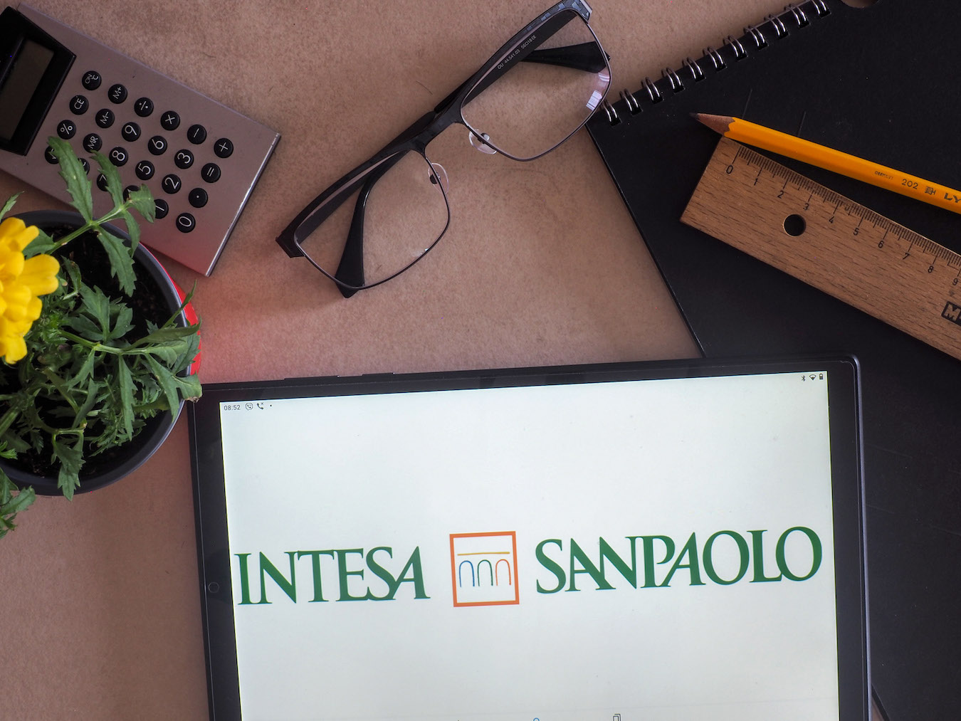 Intesa Sanpaolo molla Abi. Ecco perché