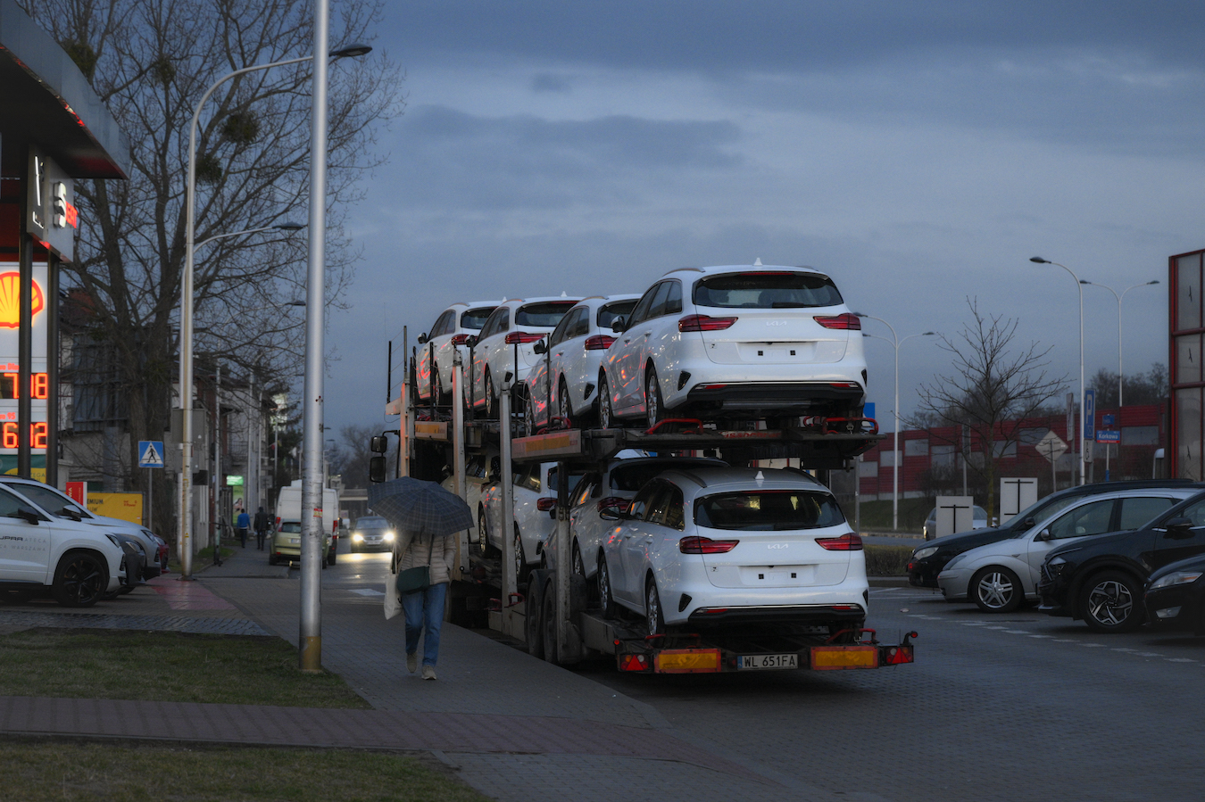 Il mercato dell’auto riprende fiato, nonostante i tempi di consegna