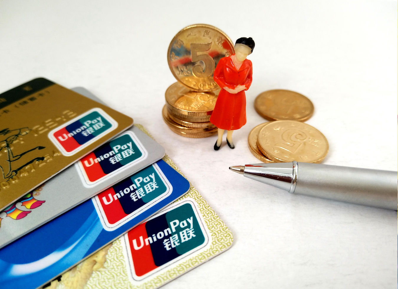 Il buy now, pay later sta diventando una moda. Ma è un bene?