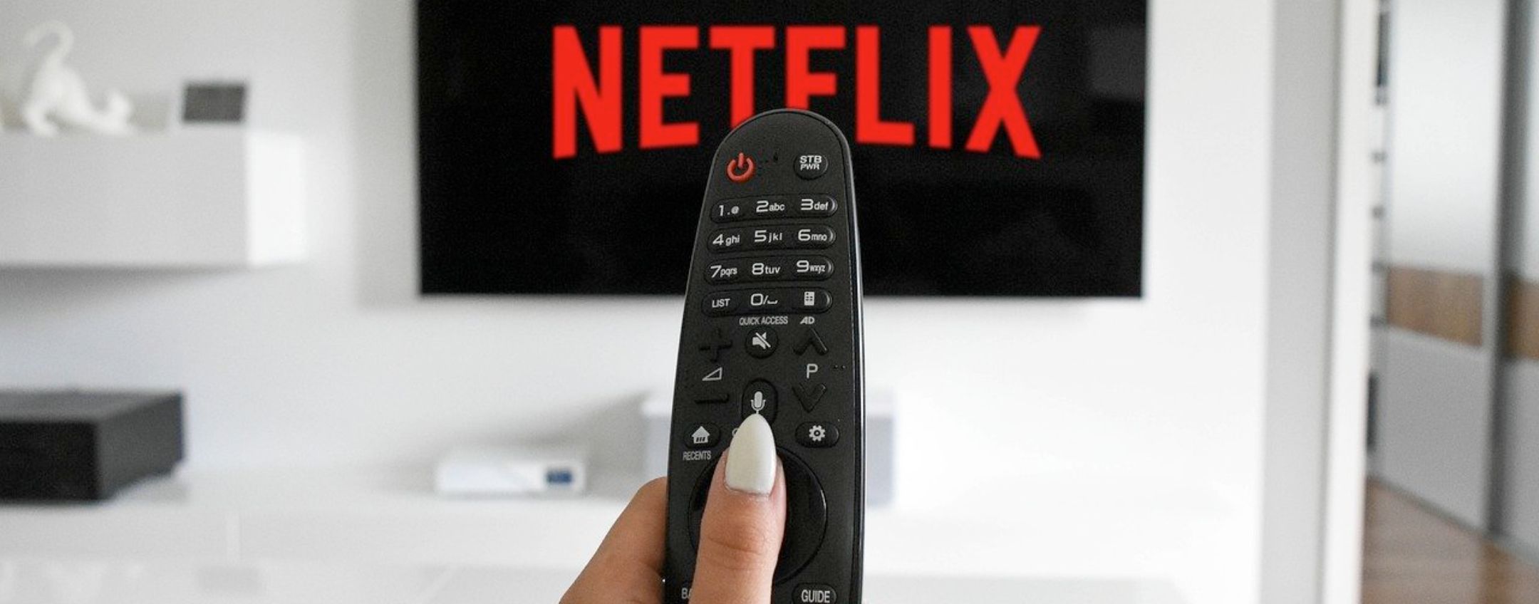 Netflix stringe i cordoni: addio alla condivisione di password fuori dal nucleo familiare