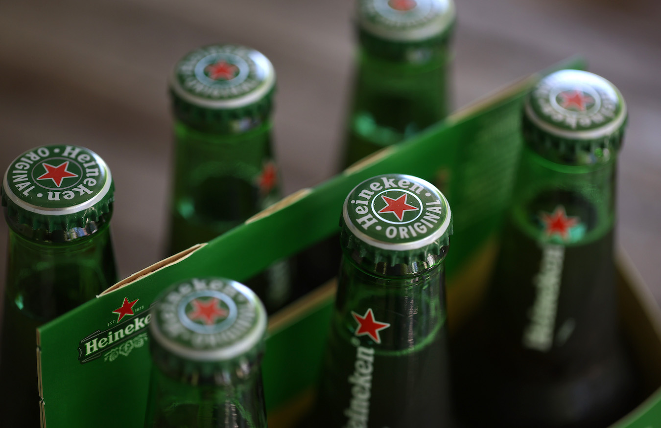 Heineken cede le attività in Russia per un euro