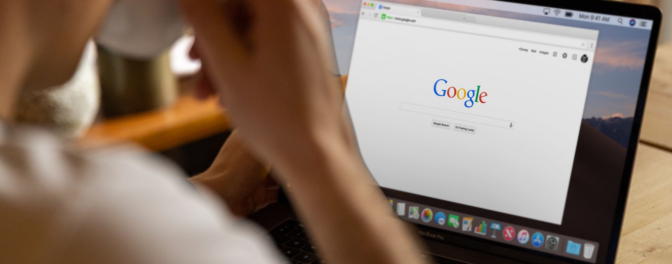 Apple difende Google: 