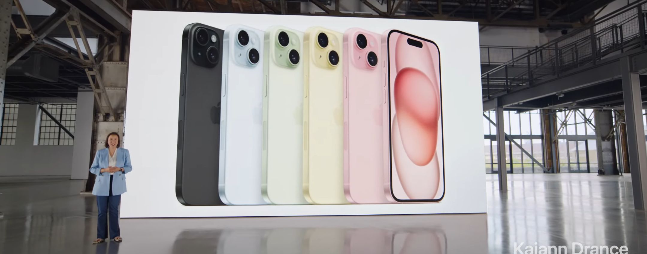 iPhone 15 è UFFICIALE: nuovo design, USB-C e prezzi