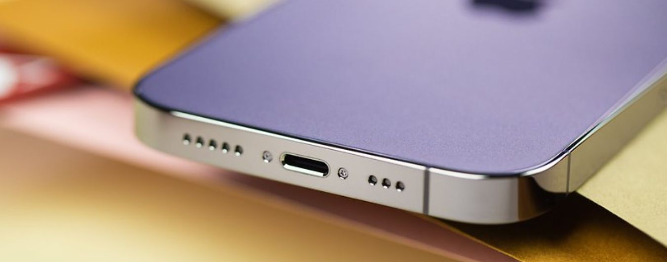 La USB-C su iPhone 15 CAMBIA TUTTO: ecco perché