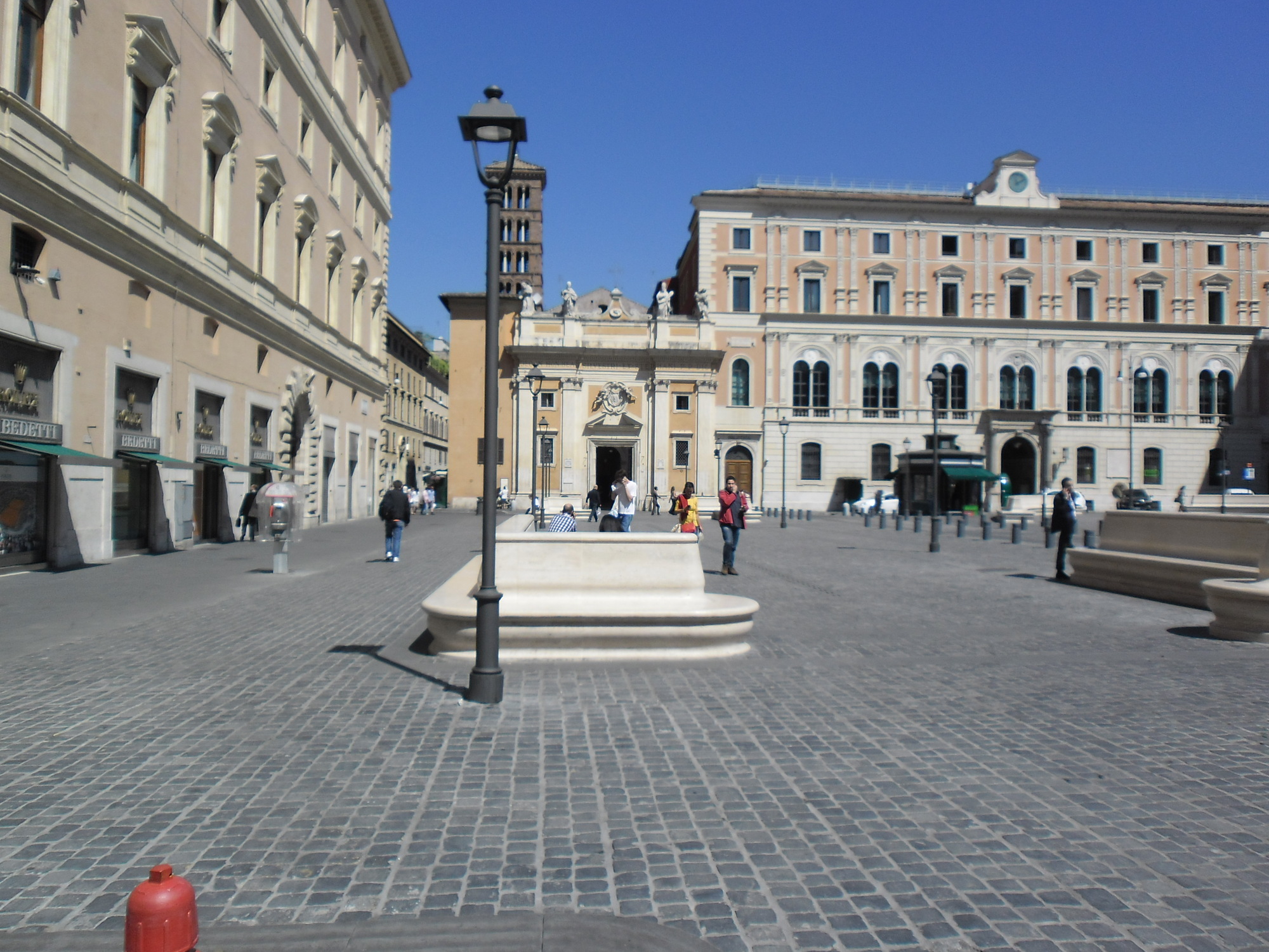 Piazza San Silvestro Piazza San Silvestro
