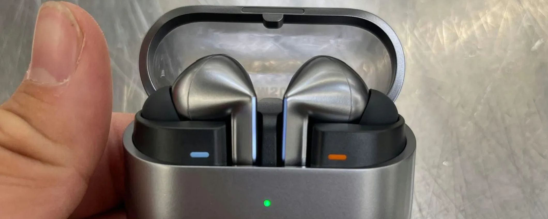 Galaxy Buds 3 Pro: nuove immagini mostrano gli auricolari in dettaglio