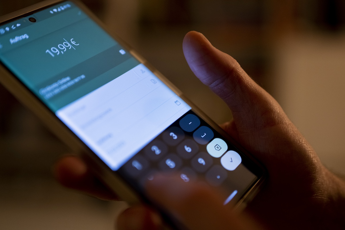 Bonifici, in Europa cambiano le regole e diventano più veloci. Ecco da quando