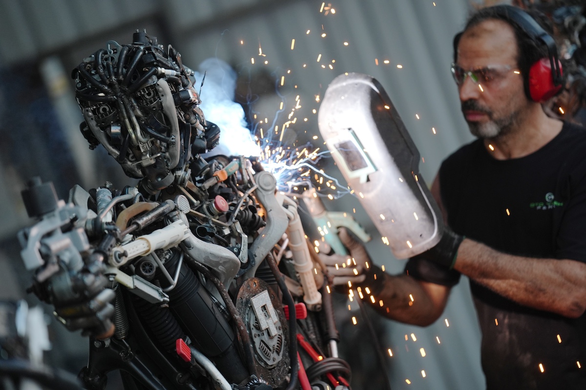 Spingono meno i servizi, giù l’export. La fotografia di Confindustria