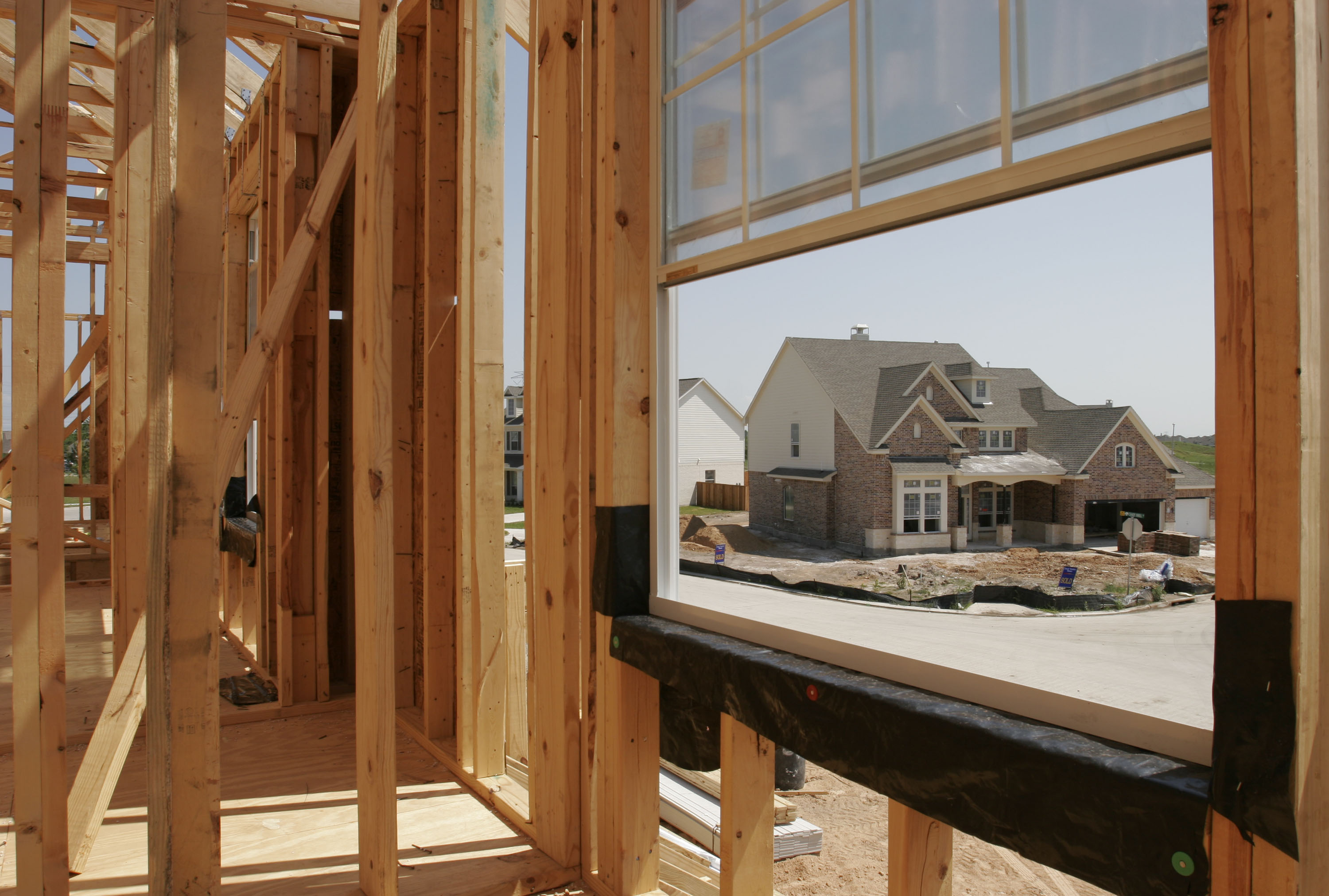 Immobiliare, compravendite in calo e prezzi sempre più in aumento: la fotografia dell’Istat del 2024