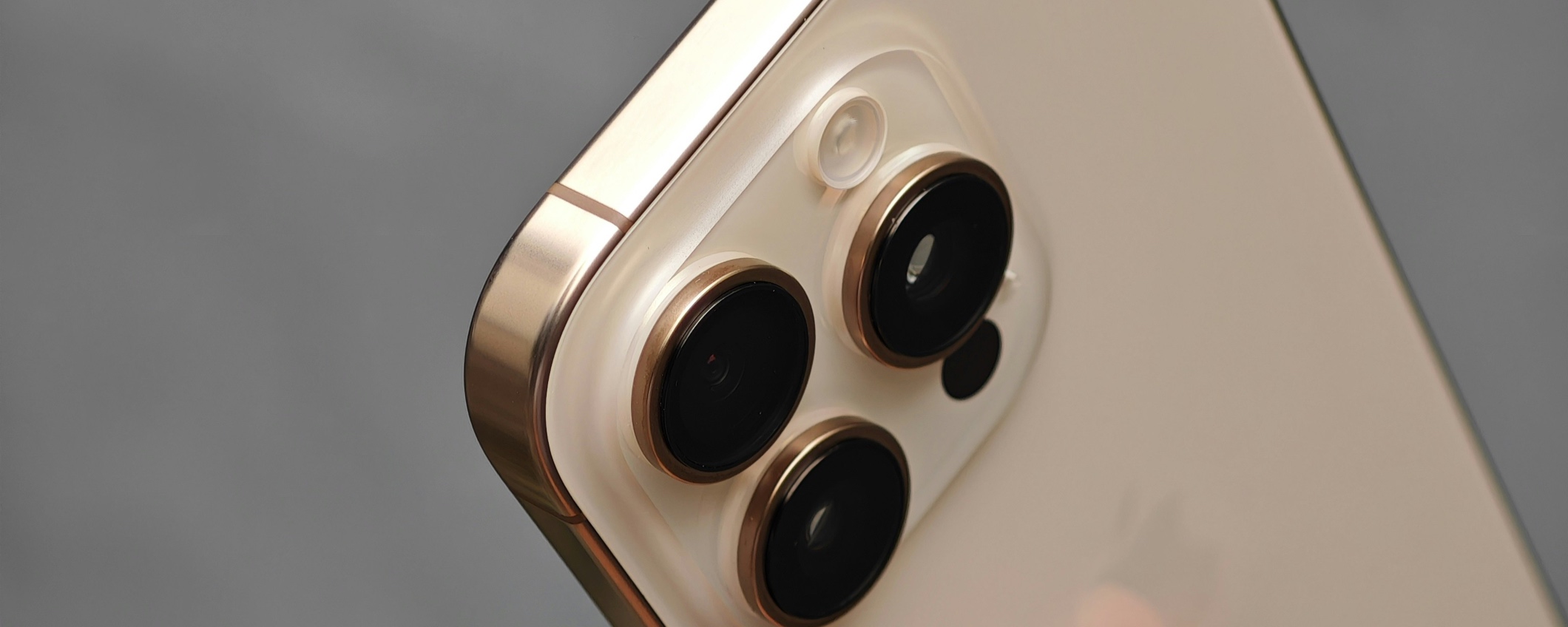 iPhone pieghevoli, c'è la possibile svolta: Apple ha un nuovo brevetto