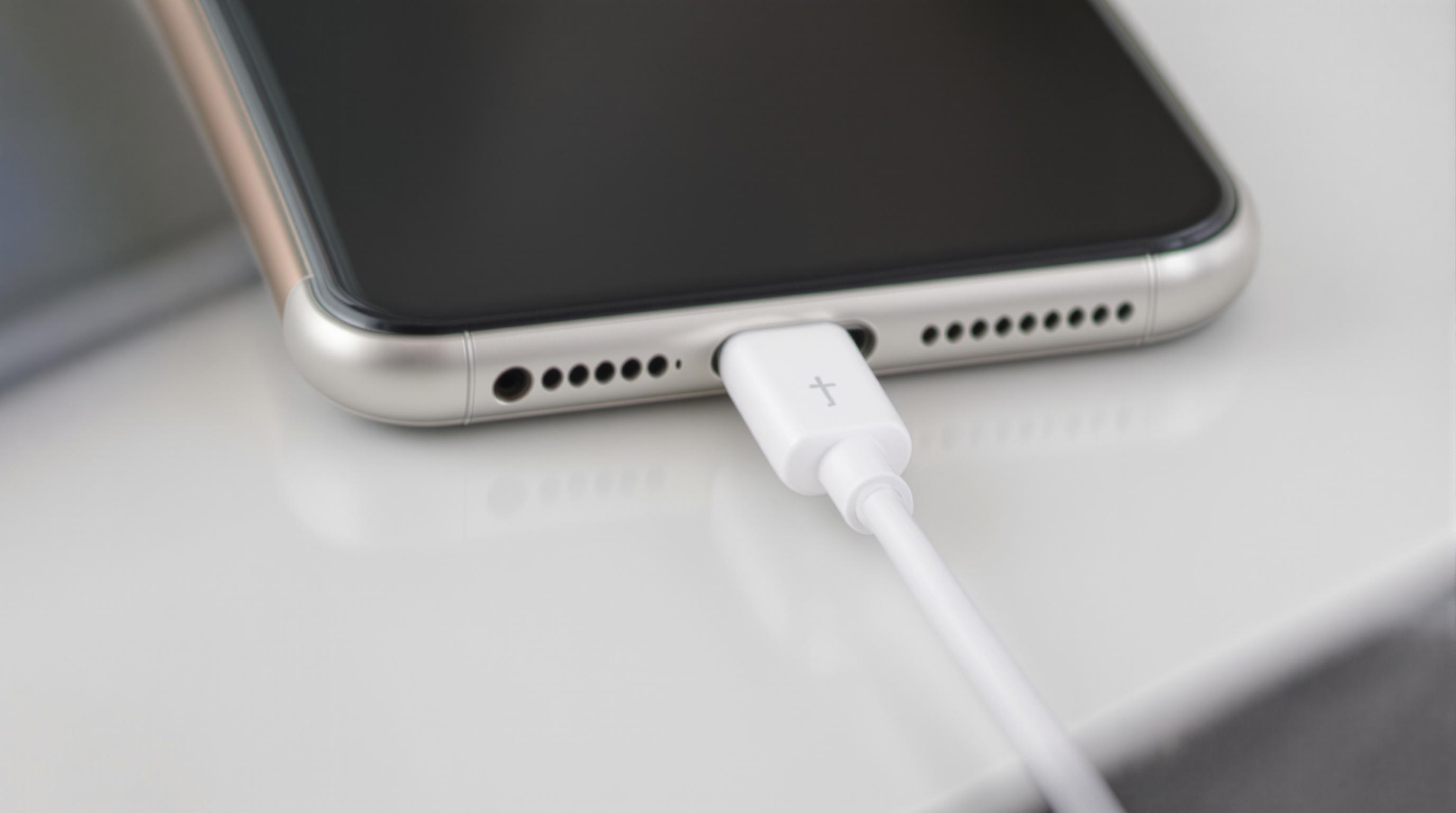 iPhone 16e: perché Apple ha escluso MagSafe dal nuovo modello
