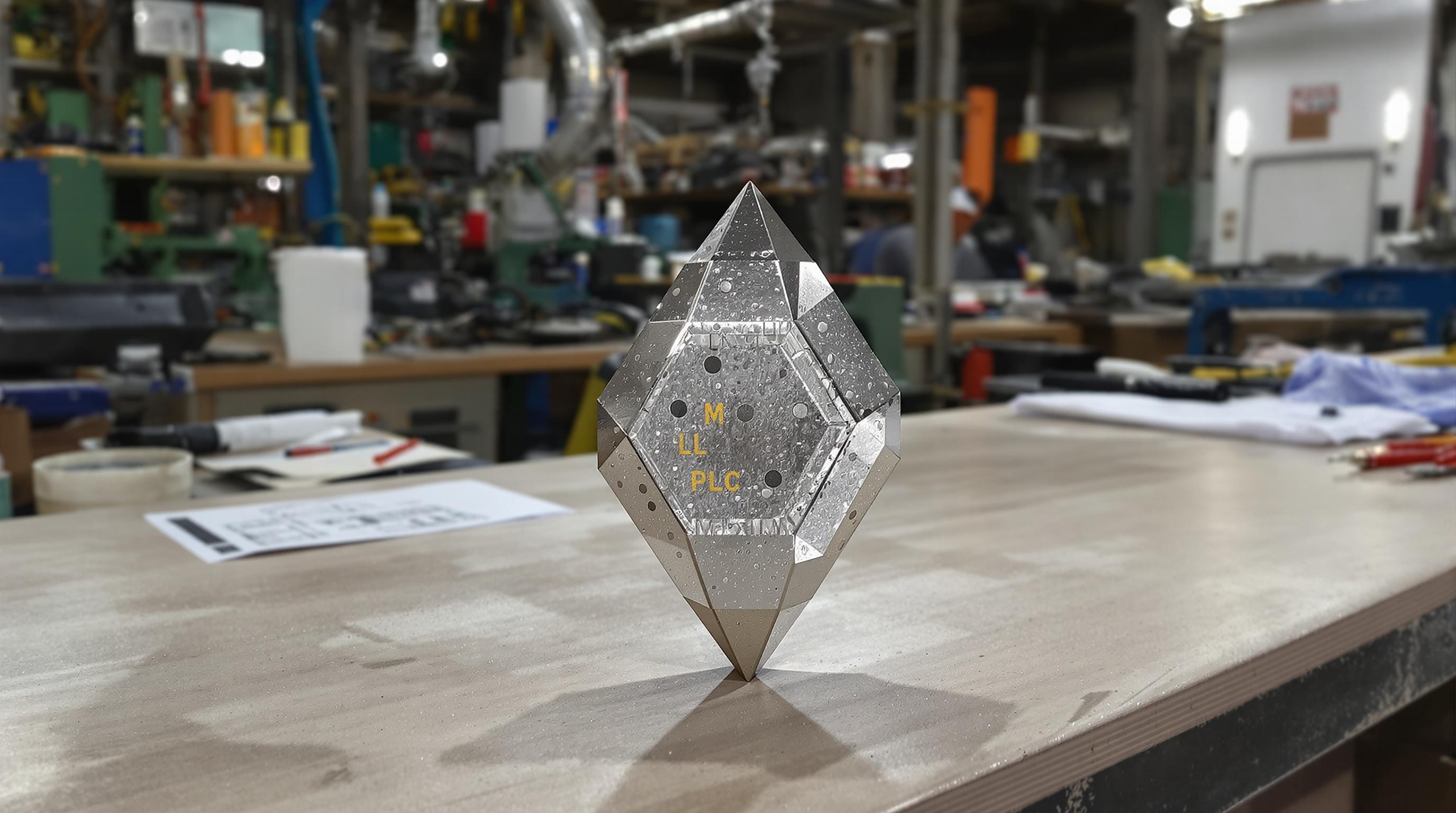 Scienziati cinesi creano un diamante esagonale più duro e resistente del naturale