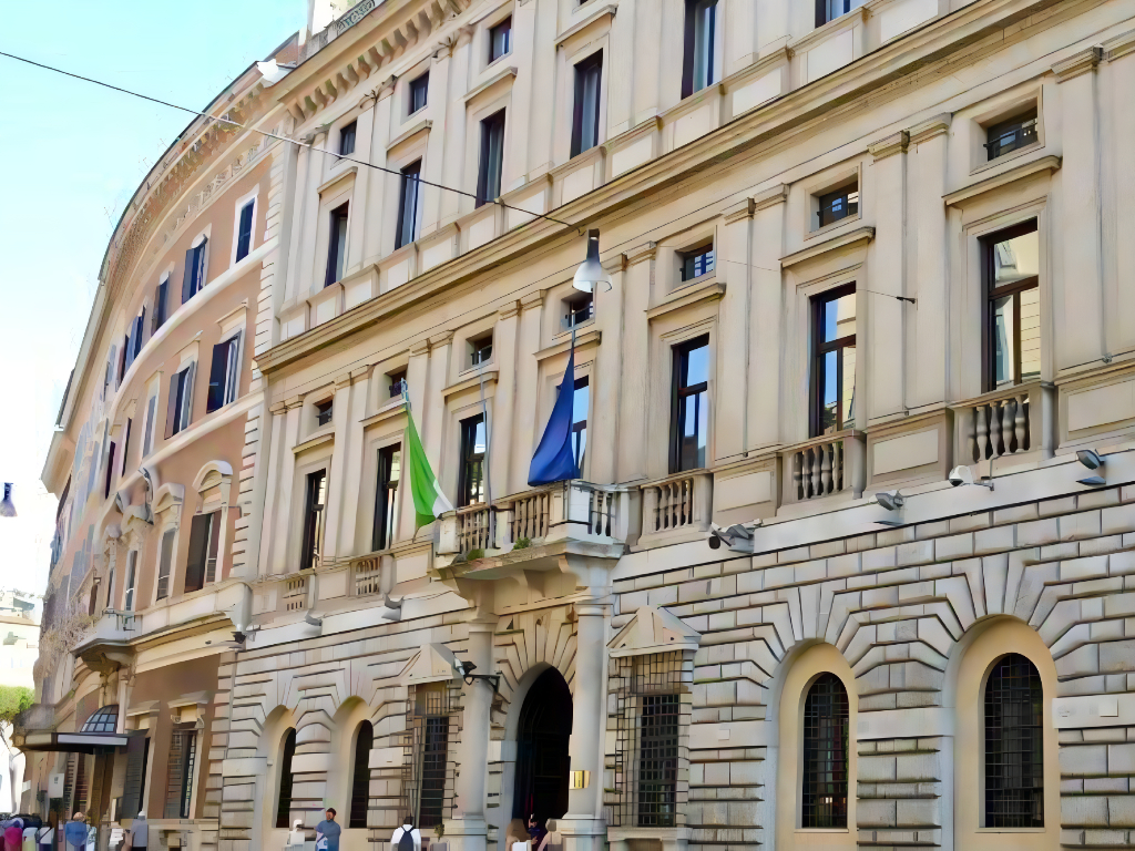 Dipendenti pubblici, l’Italia è fanalino di coda in Europa: il confronto