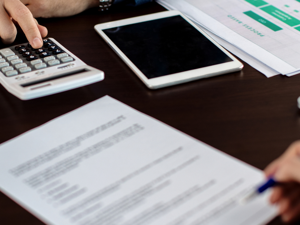 La banca può davvero sospendere il conto corrente?