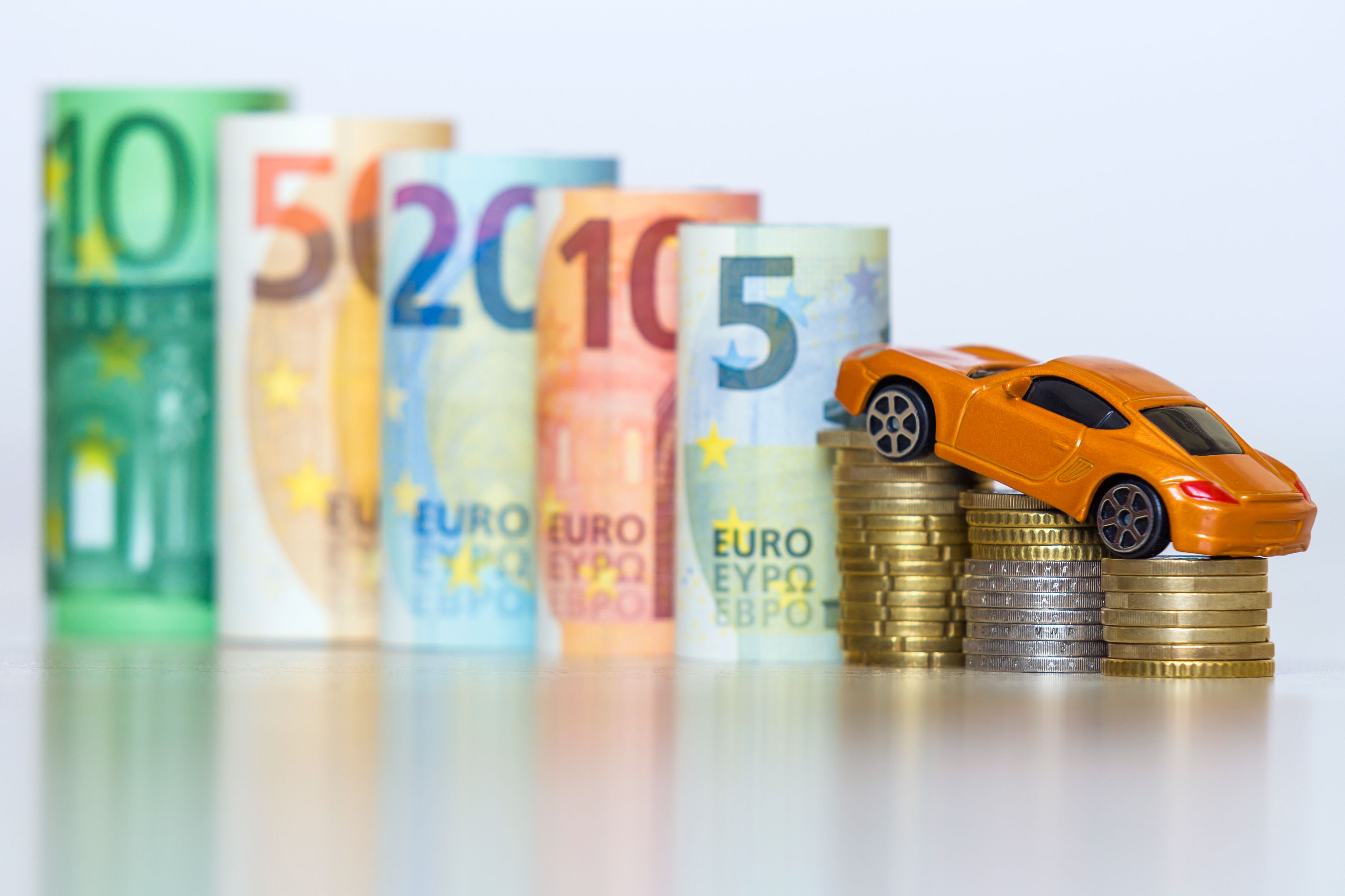 Bollo auto: obblighi ed esenzioni per veicoli fermi