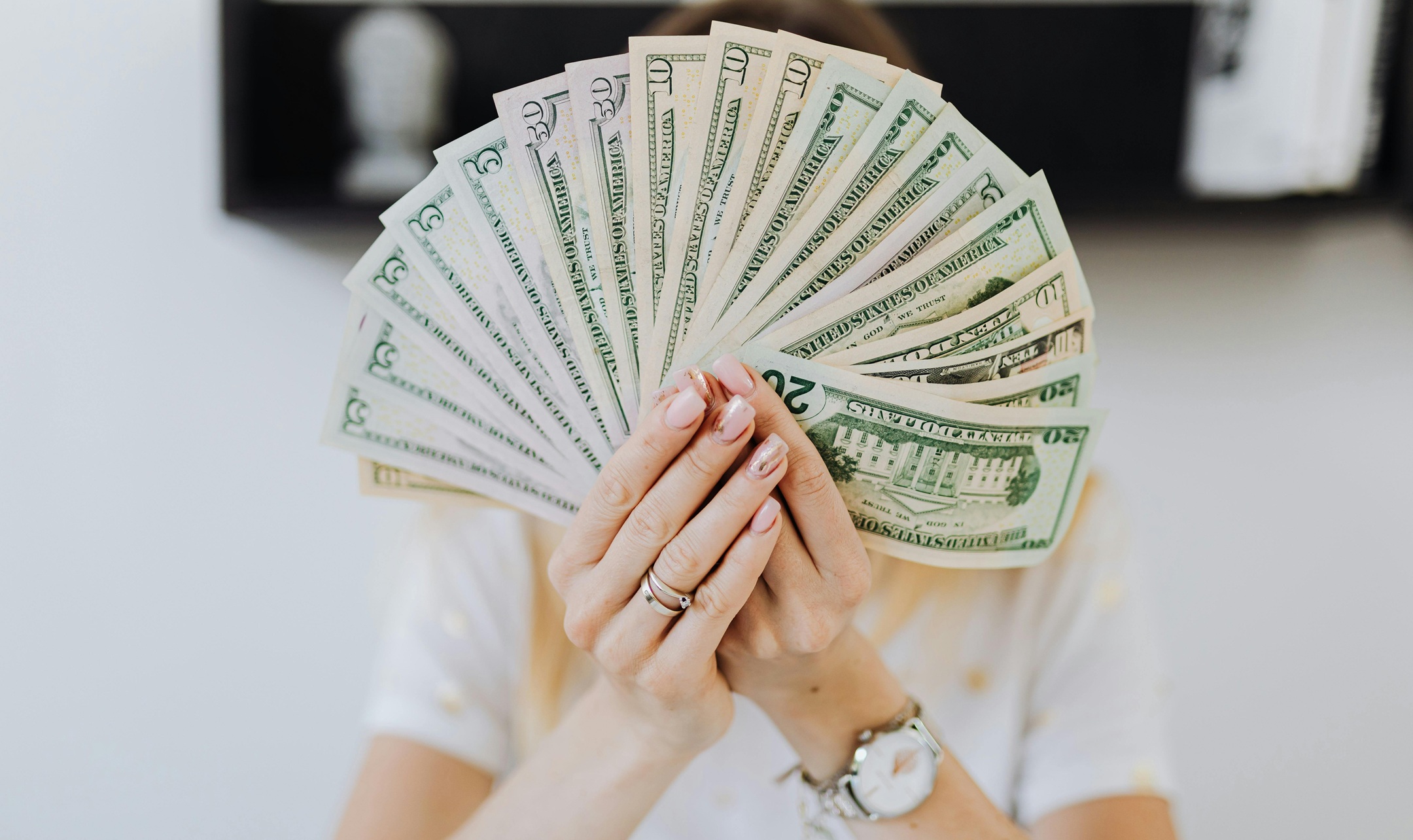 Conto online e interessi al 2,26% pagati ogni settimana: ecco bunq