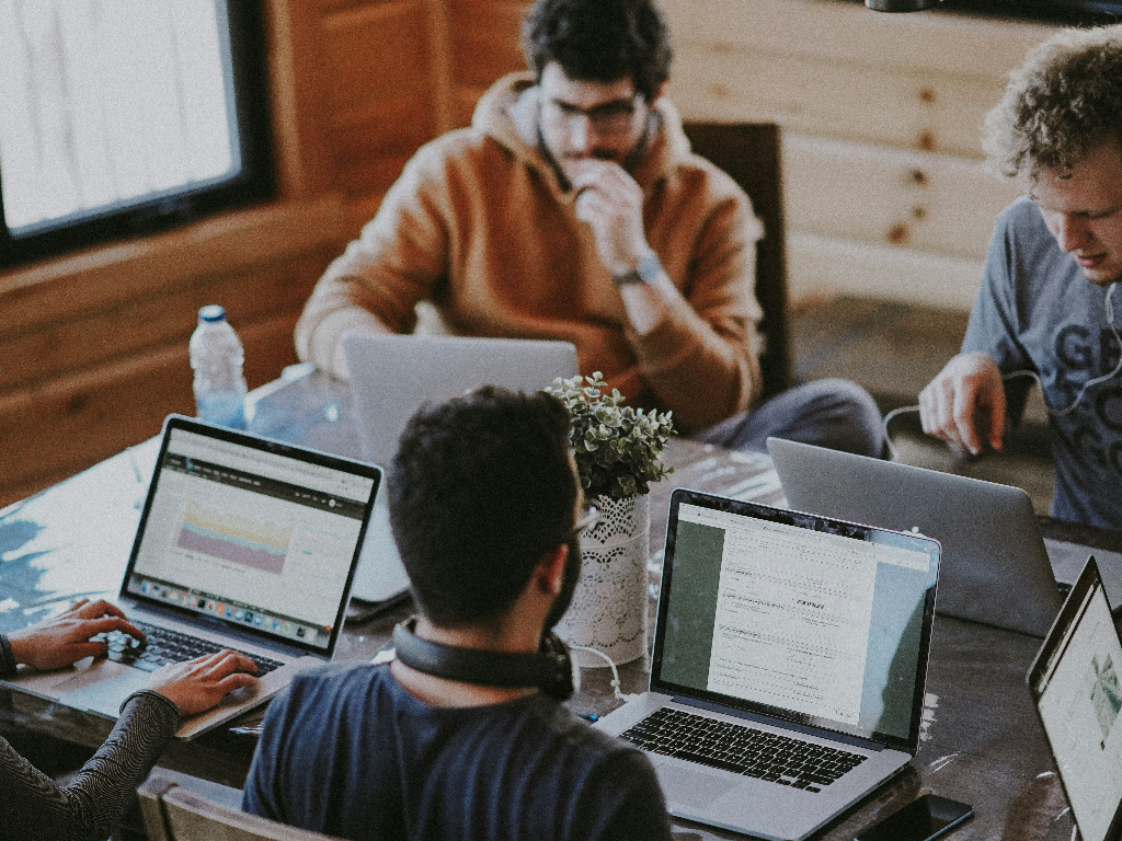 Mercato del lavoro italiano: disoccupazione in calo, ma crescono gli inattivi