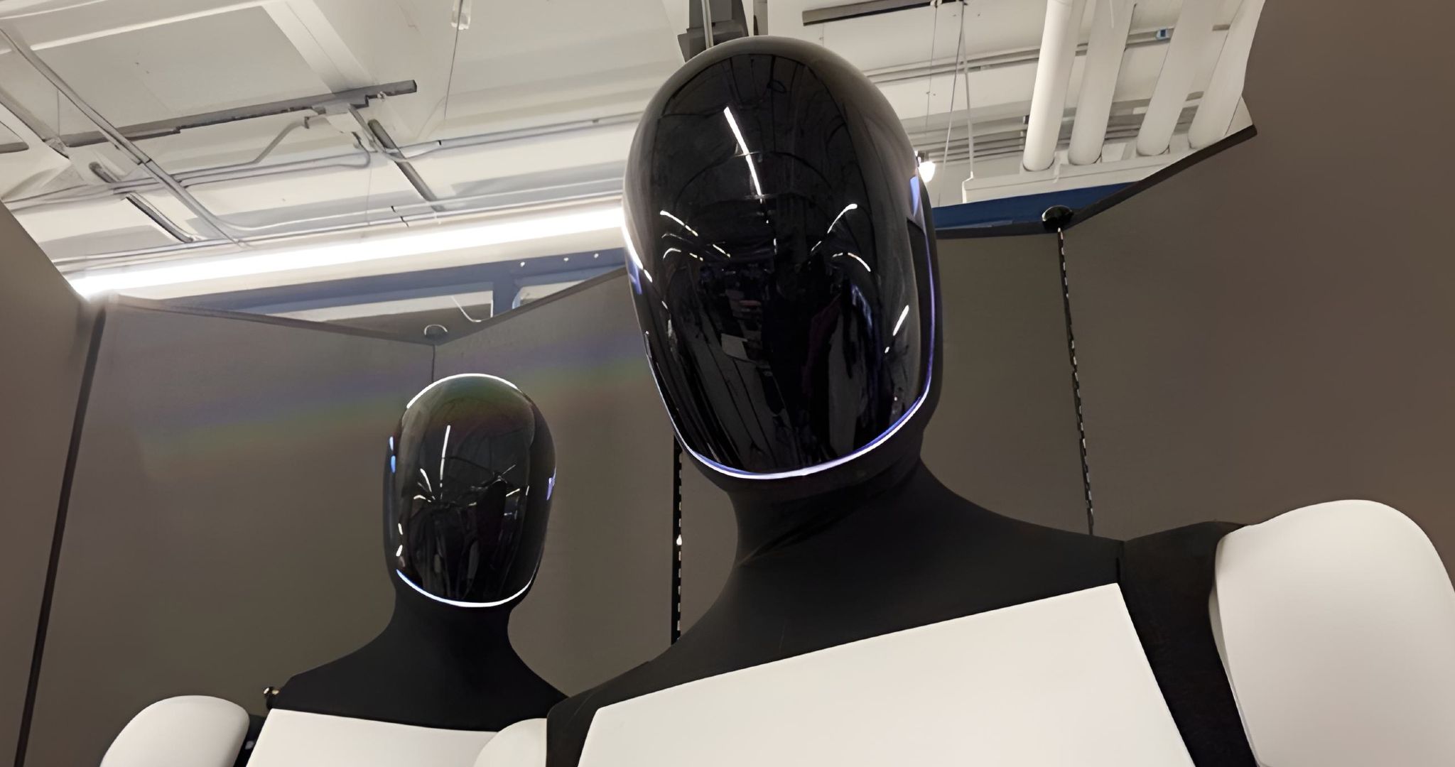 Il padre di Tesla Optimus: il robot umanoide non va bene per il lavoro industriale