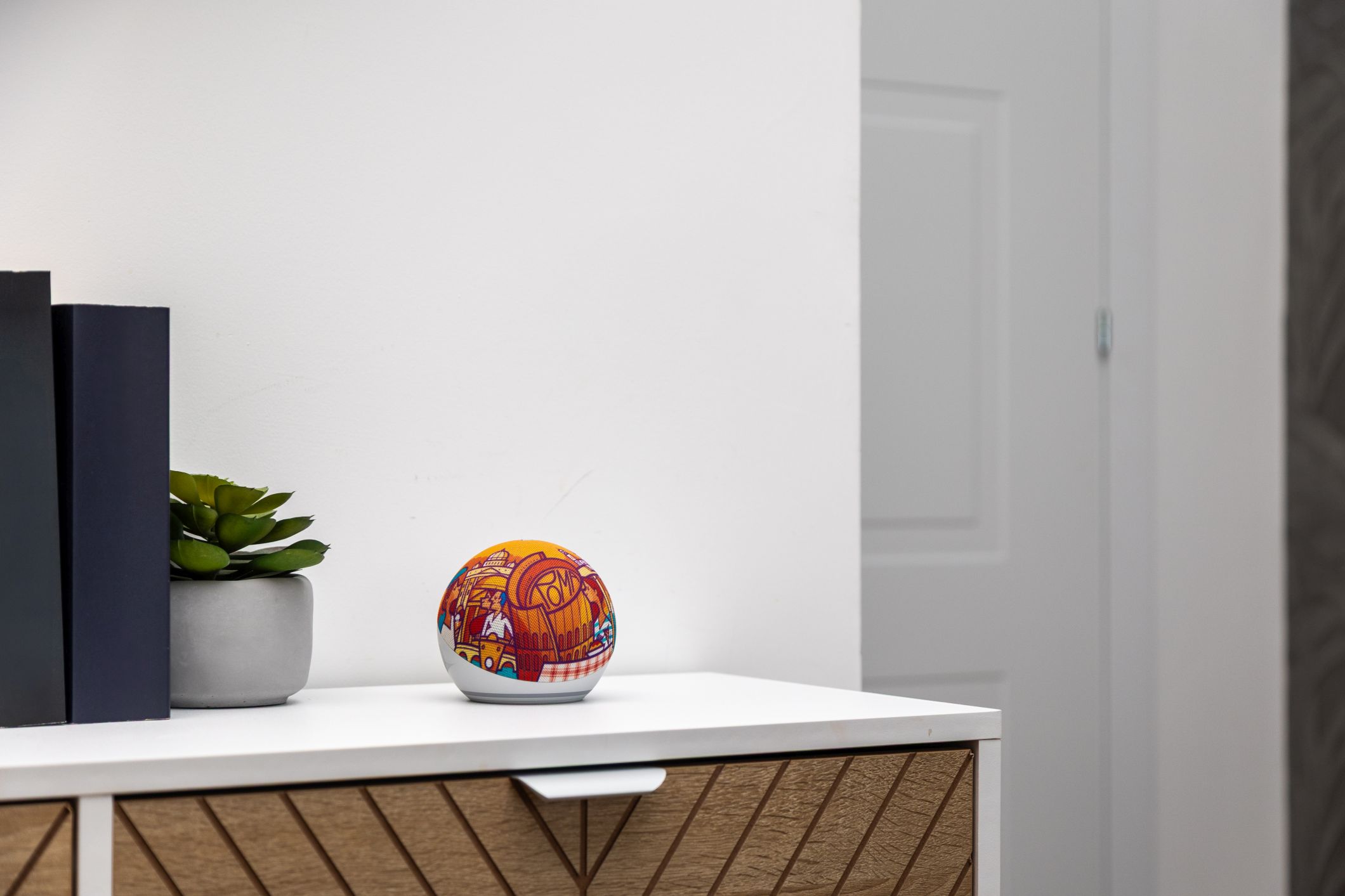 Amazon celebra la Città Eterna con Echo Dot Edizione Limitata Roma