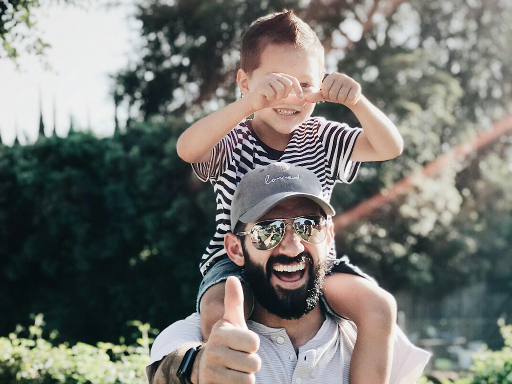 Adozione da single in Italia: come funziona e cosa prevede la legge