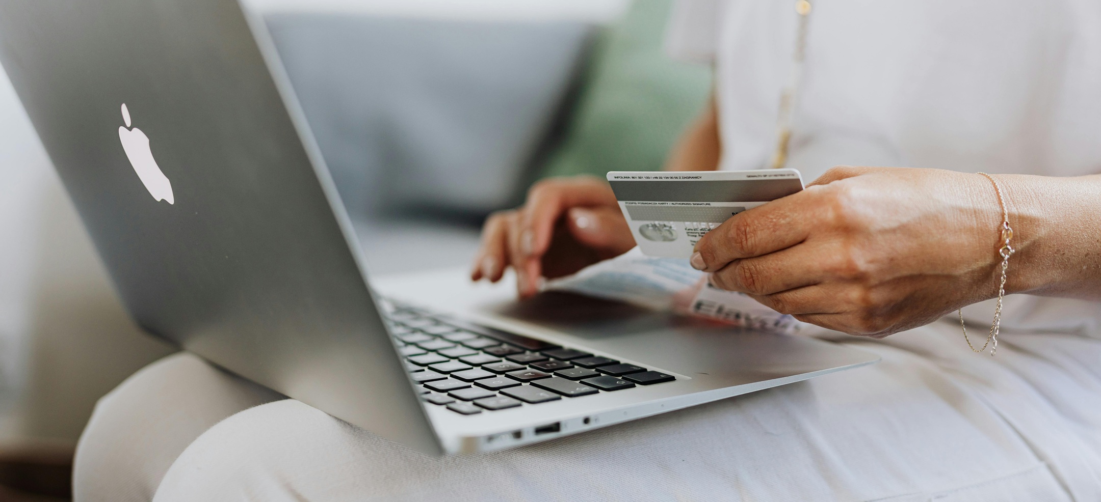 Canone zero e prelievi gratis: non solo cashback con SelfyConto