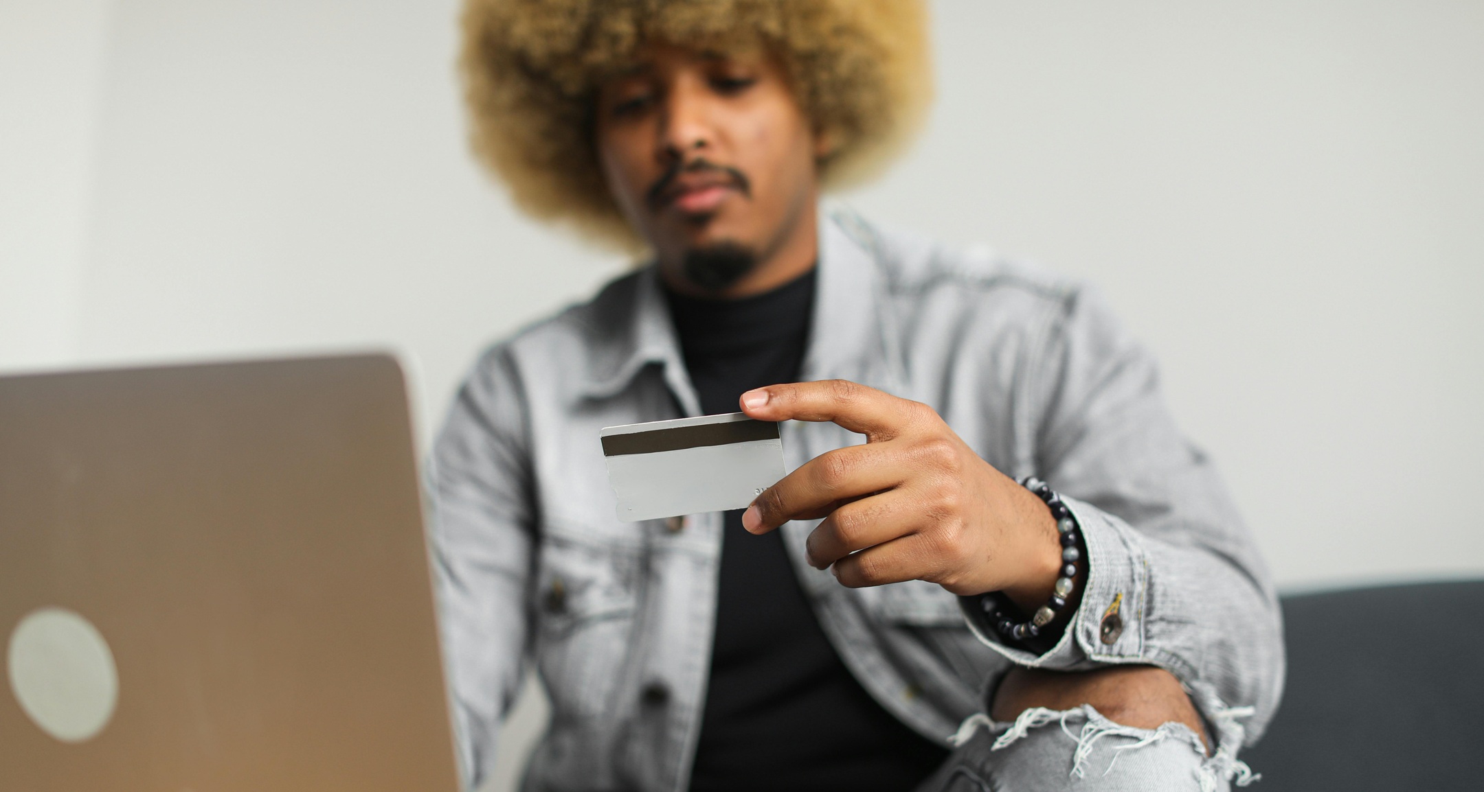 Mediolanum, recupera il 5% delle tue spese con SelfyConto