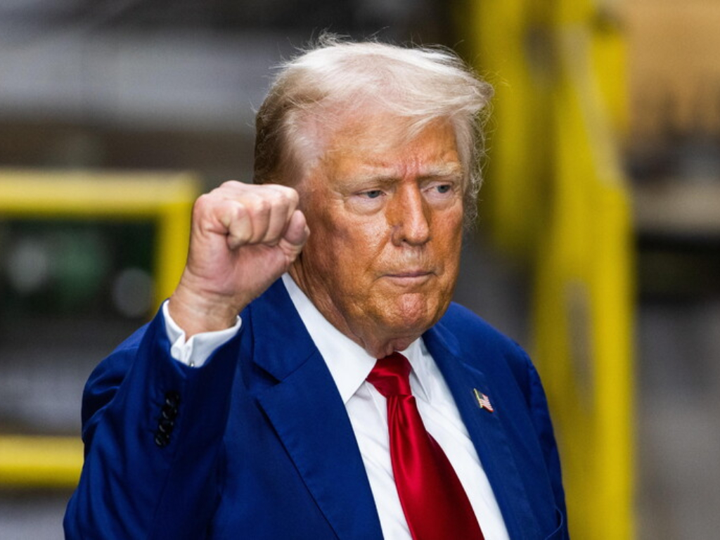 Trump chiede il controllo dei prezzi del petrolio: “Non fate il gioco del nemico”