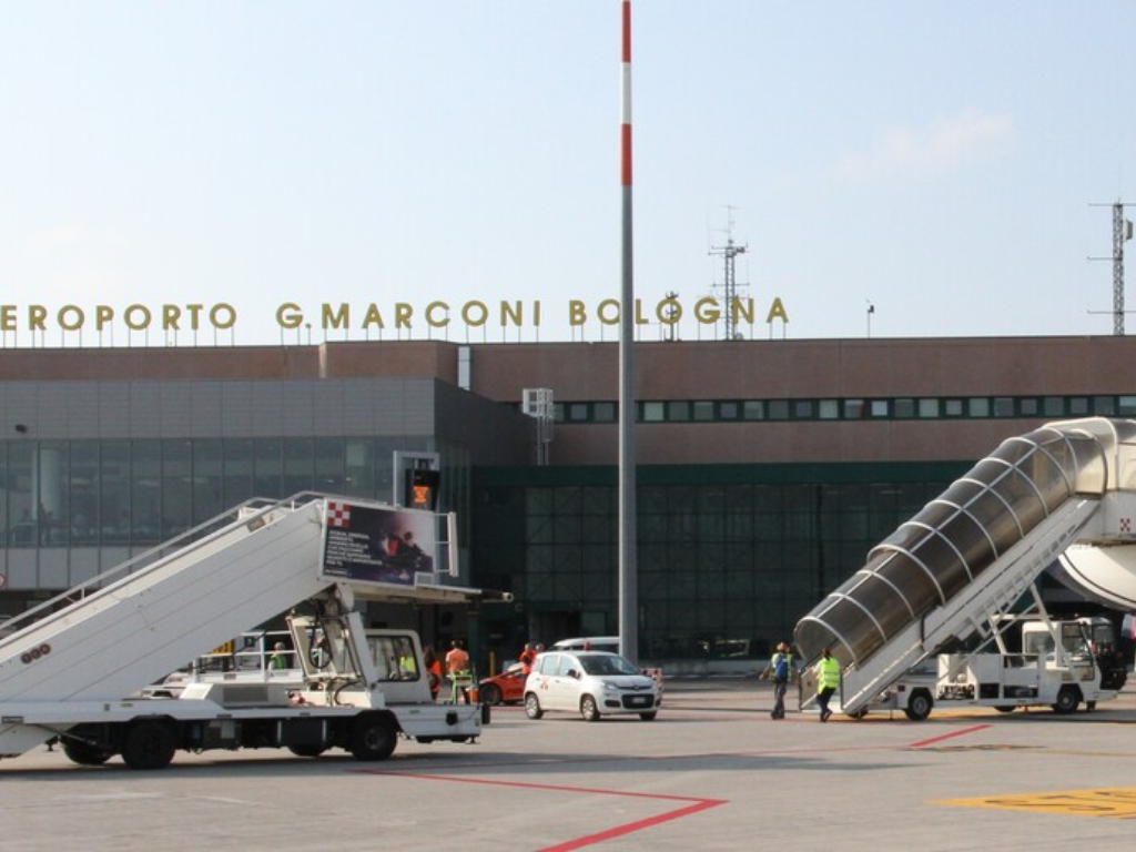 Aeroporto di Bologna nel mirino della Consob