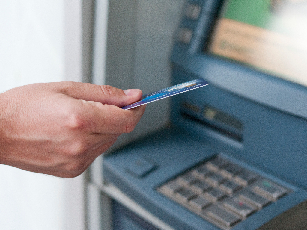 Allarme ATM non controllati: banconote sospette in aumento