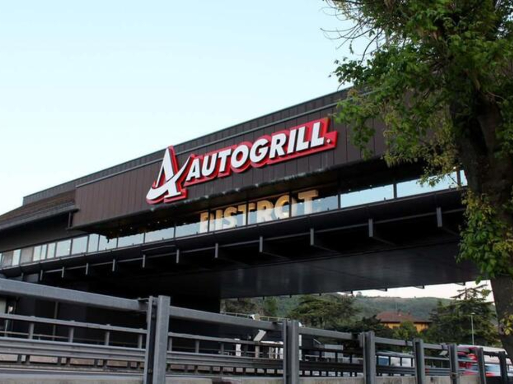 Autogrill, prezzi alle stelle: quanto costa mangiare in viaggio