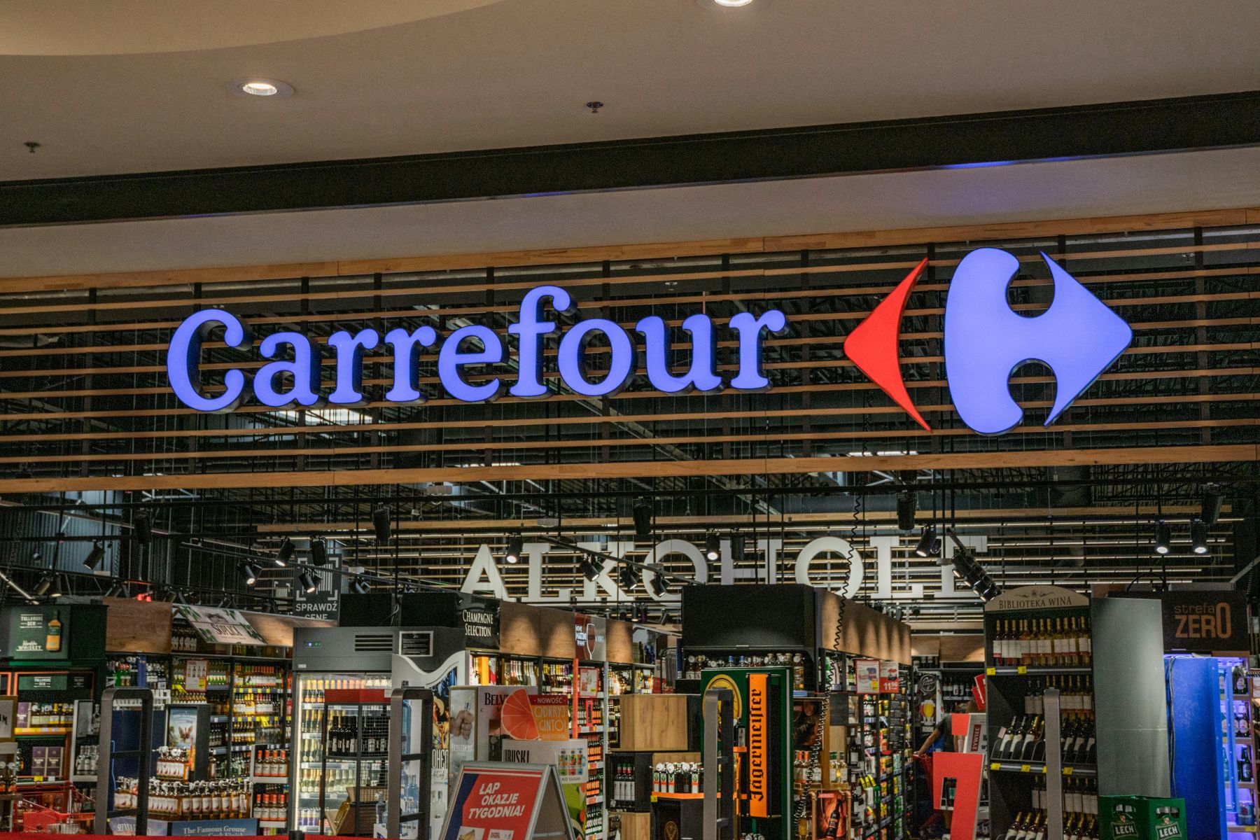 Angelo Mastrolia conquista Carrefour: nuova era per la grande distribuzione