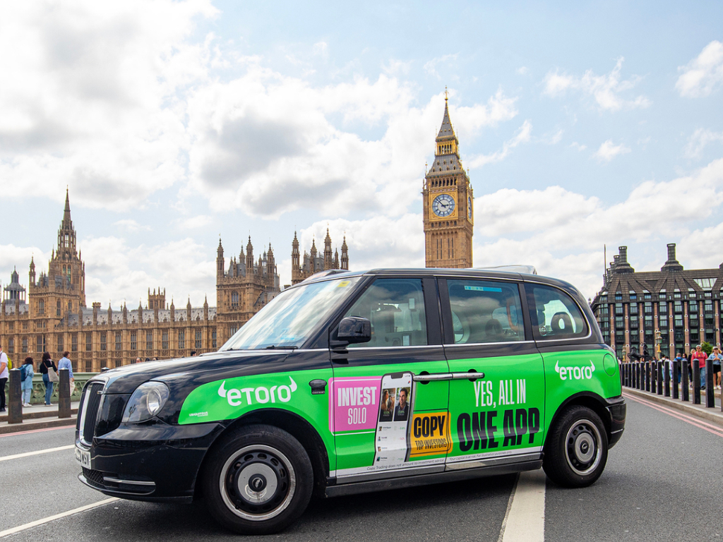 Copia i migliori trader su eToro: senza commissioni il primo mese