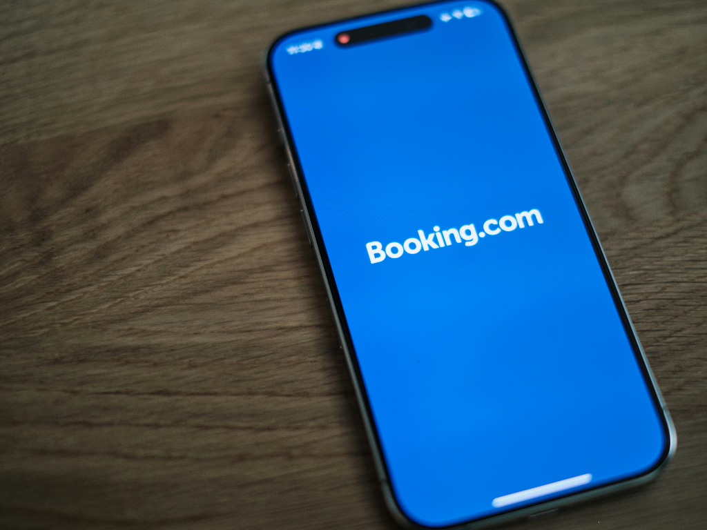 Crisi di Booking: partono i licenziamenti italiani