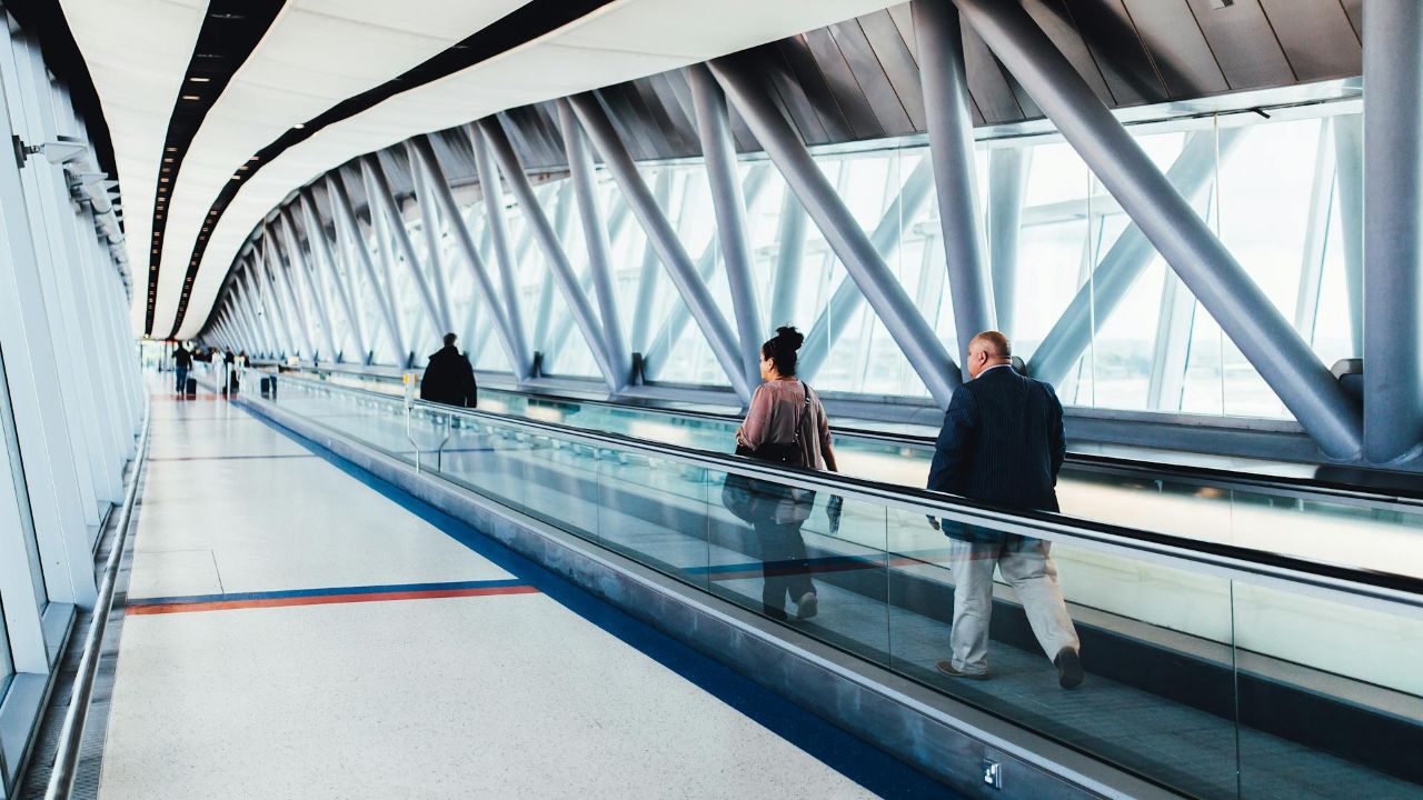 Con HYPE Premium viaggi senza pensieri: lounge, polizze e cashback