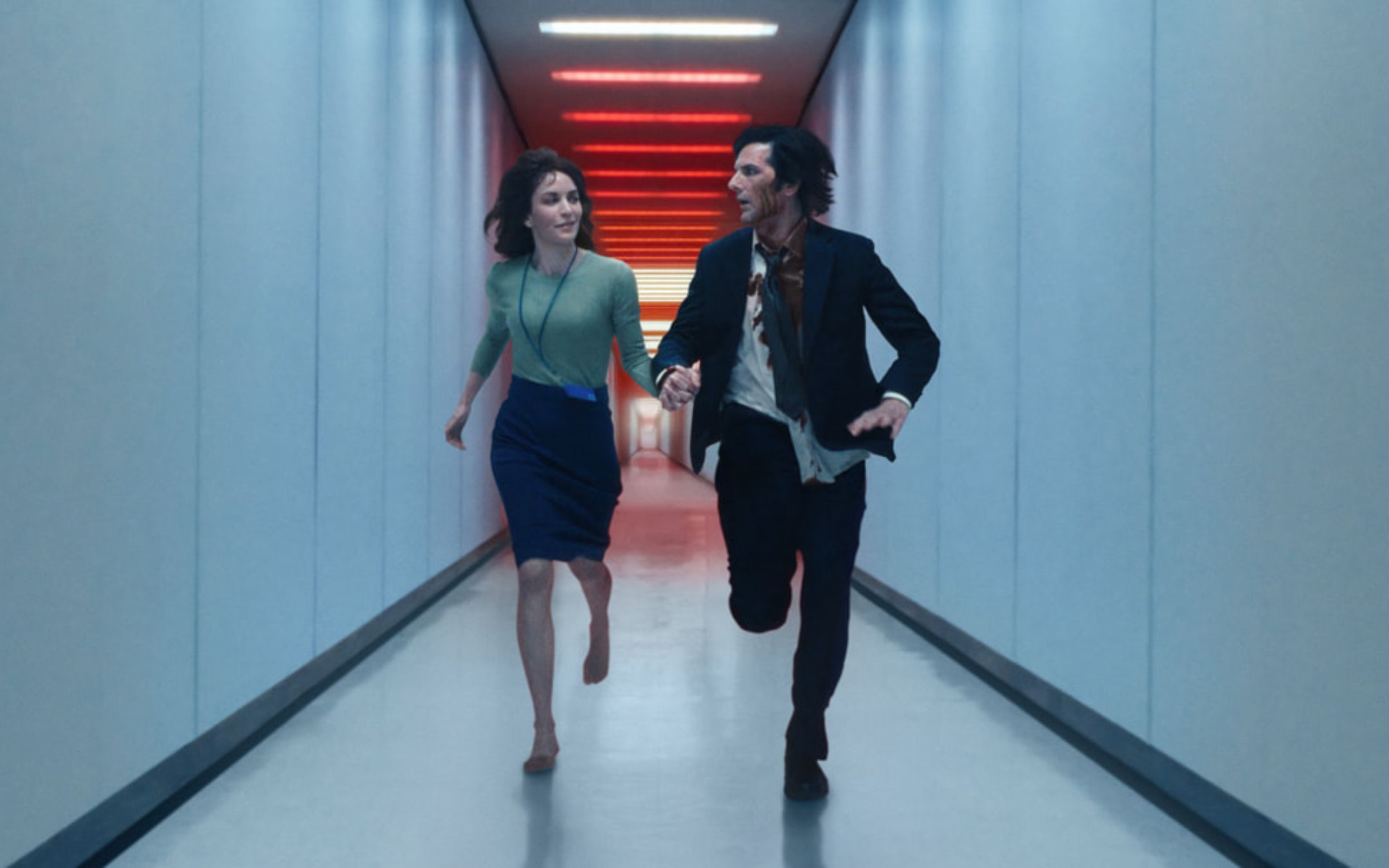 Apple domina agli Emmy 2025: Scissione e The Studio segnano record storici