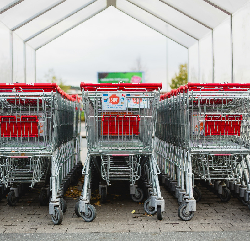Crolla la fiducia dei consumatori italiani: risparmio in aumento, consumi in calo