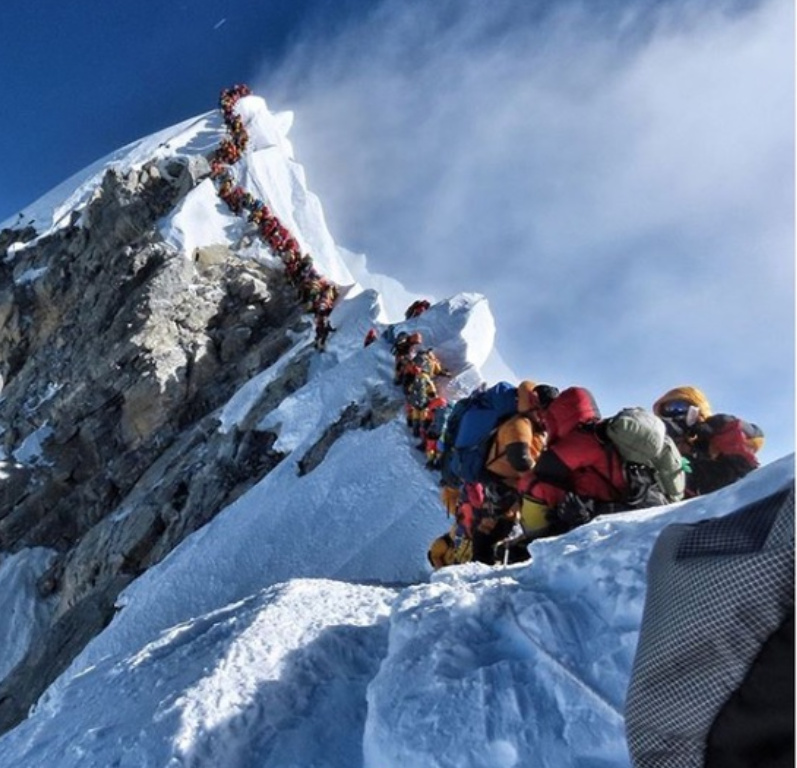 Everest a pagamento per ridurre l’overtourism