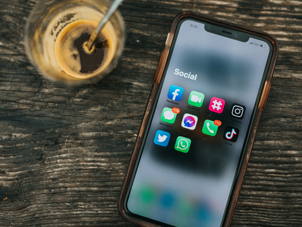 Truffe online in crescita: social e app di messaggistica nel mirino