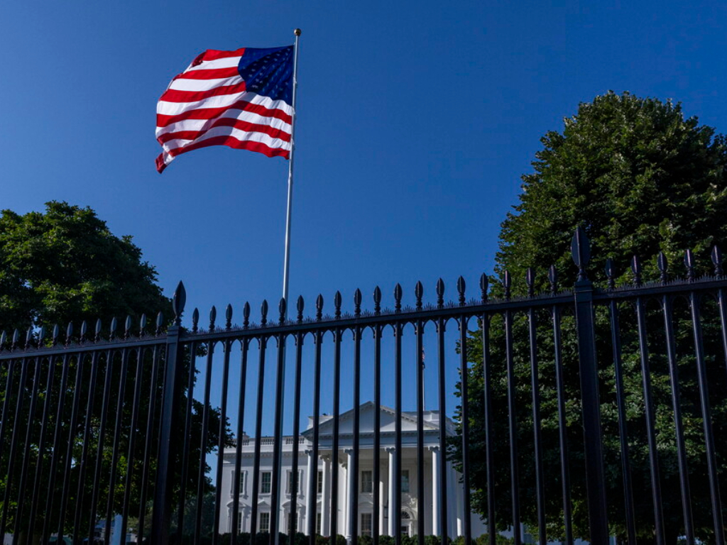 Trump propone una cauzione fino a 15 mila dollari per il visto