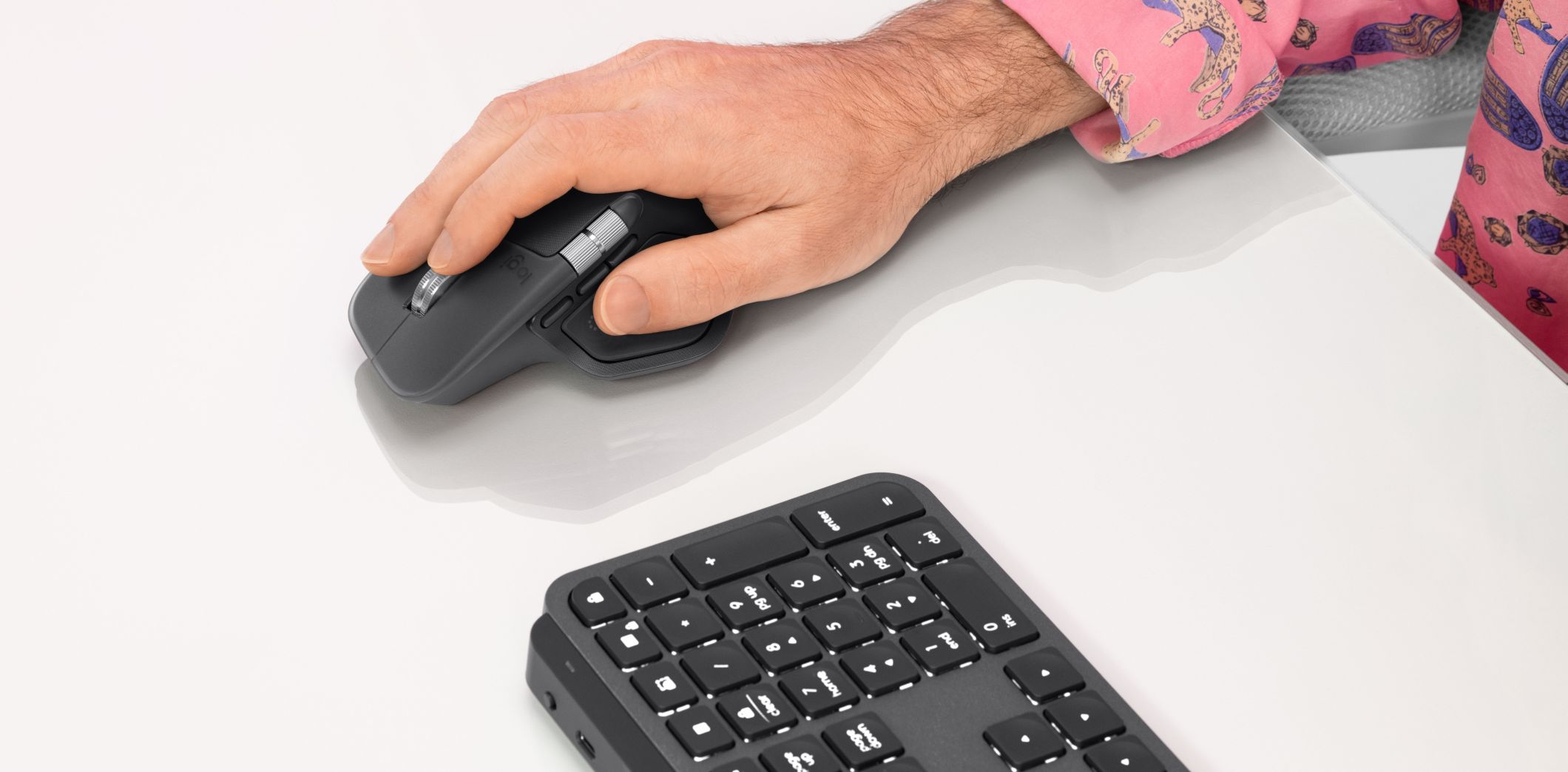 Logitech MX Master 4 rivoluziona la produttività con feedback aptico e Actions Ring